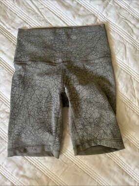 lululemon athletica Gray Cracked-Print High-Rise Bike Shorts
